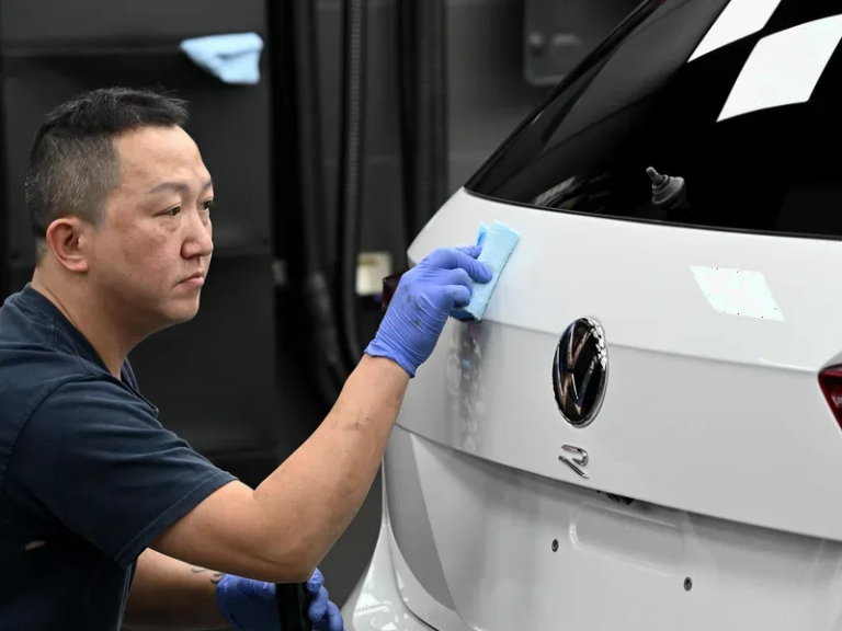 汽車雙層鍍膜施工塗布過程