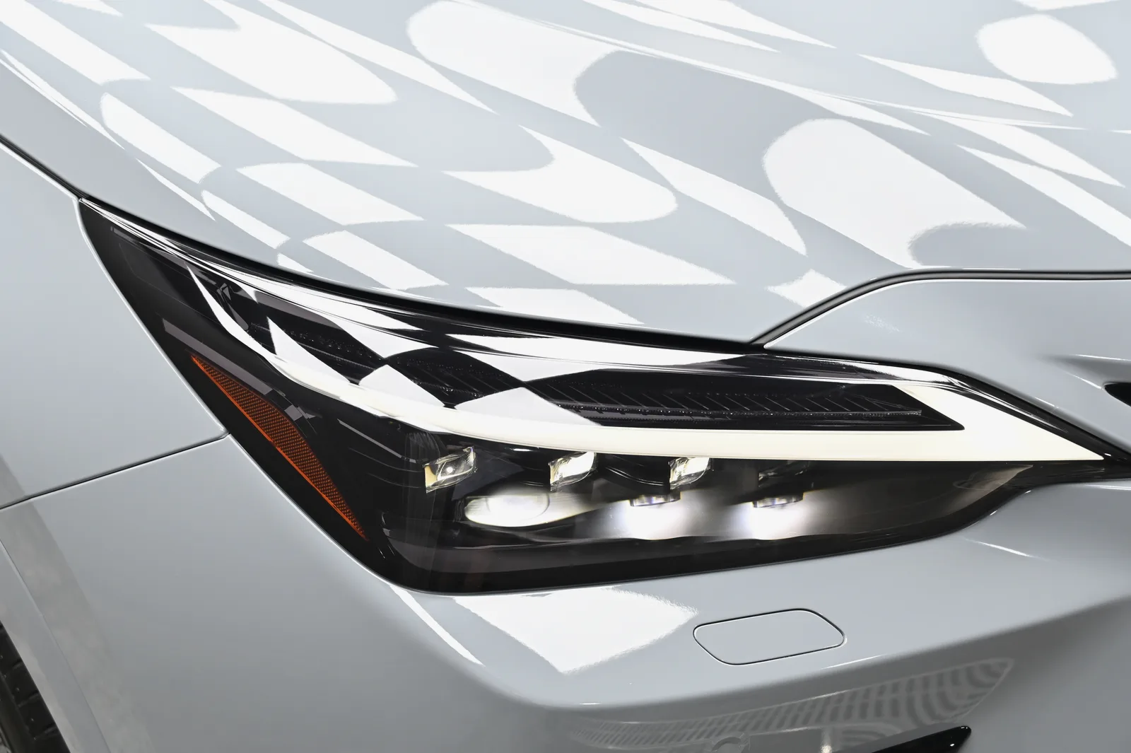 改色包膜施工完工，Lexus NX 整車改色膜換色效果——誠美車體美容台北內湖
