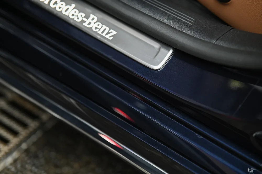 車門檻 Mercedes-Benz 迎賓踏板特寫