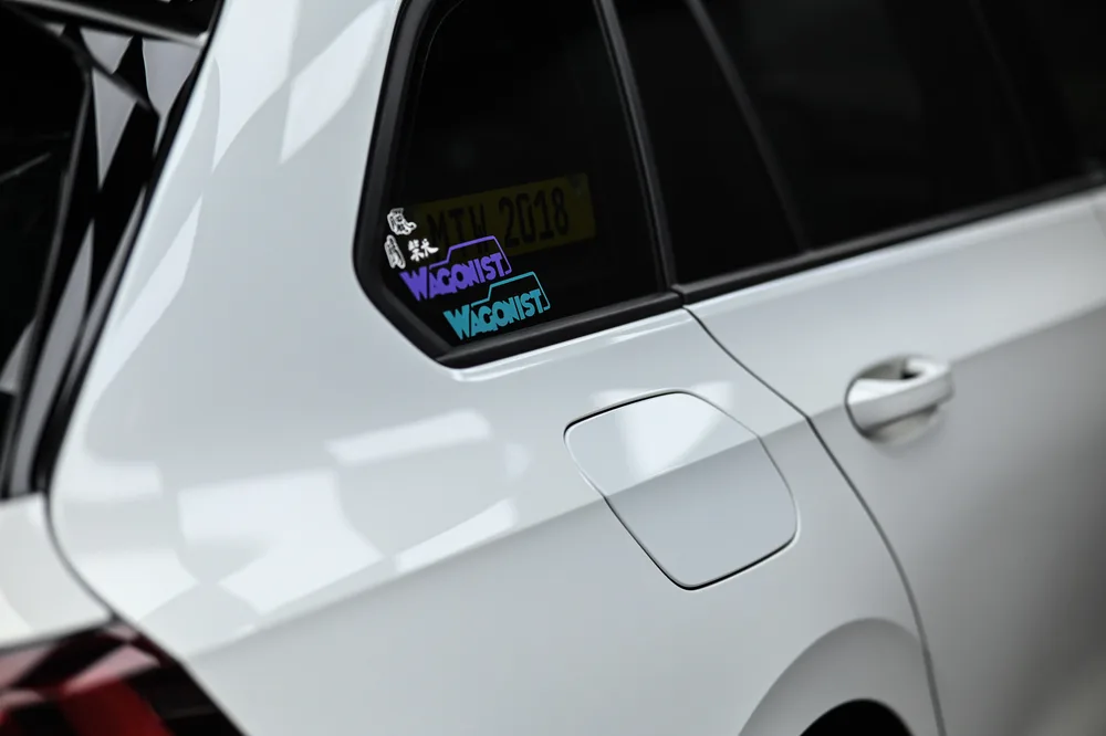 Golf R Variant 後側窗與車側鈑件打蠟後細節
